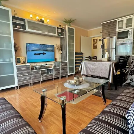 Apartamento Bratanov Near Restaurant Djanny *